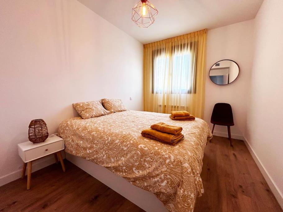 Apartamento De Cuatro Habitaciones En Talavera タラベラ・デ・ラ・レイナ エクステリア 写真