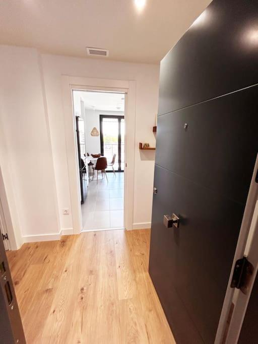 Apartamento De Cuatro Habitaciones En Talavera タラベラ・デ・ラ・レイナ エクステリア 写真