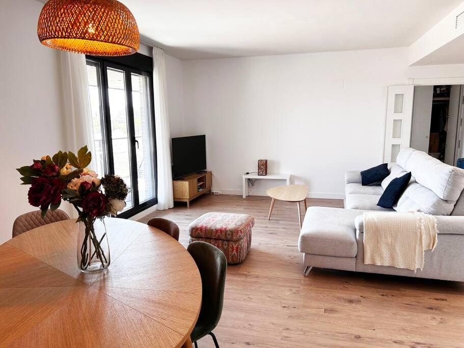 Apartamento De Cuatro Habitaciones En Talavera タラベラ・デ・ラ・レイナ エクステリア 写真